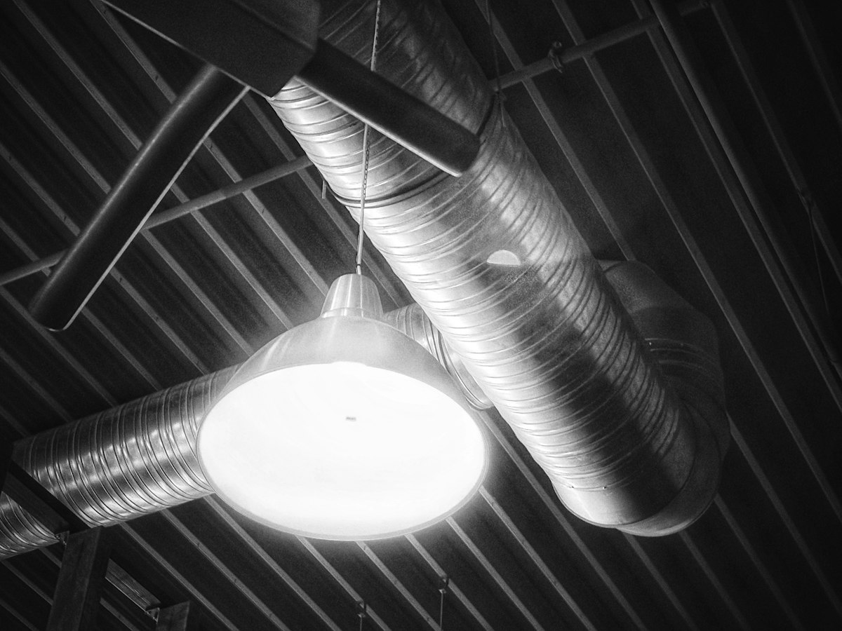 Ciclones, mangas y conductos: cómo se vacía la instalación que recogía el polvo